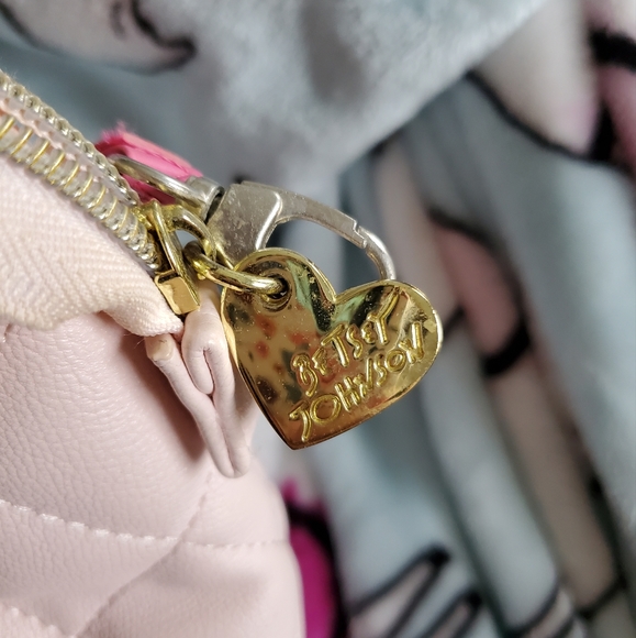 Betsy Johnson Rabbit Makeup Bag - Picture 3 of 4